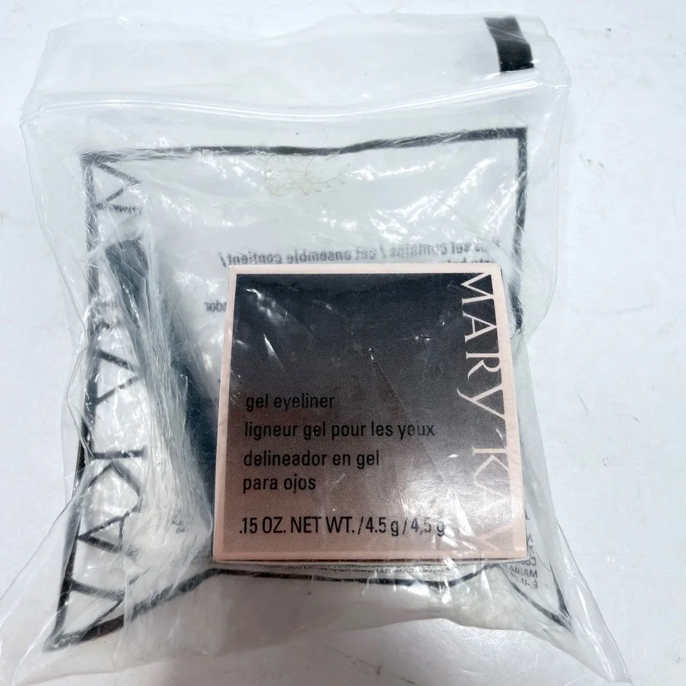 Mary Kay Gel Eyeliner Jet Black .15 oz NIB With Expandable Brush Applicator